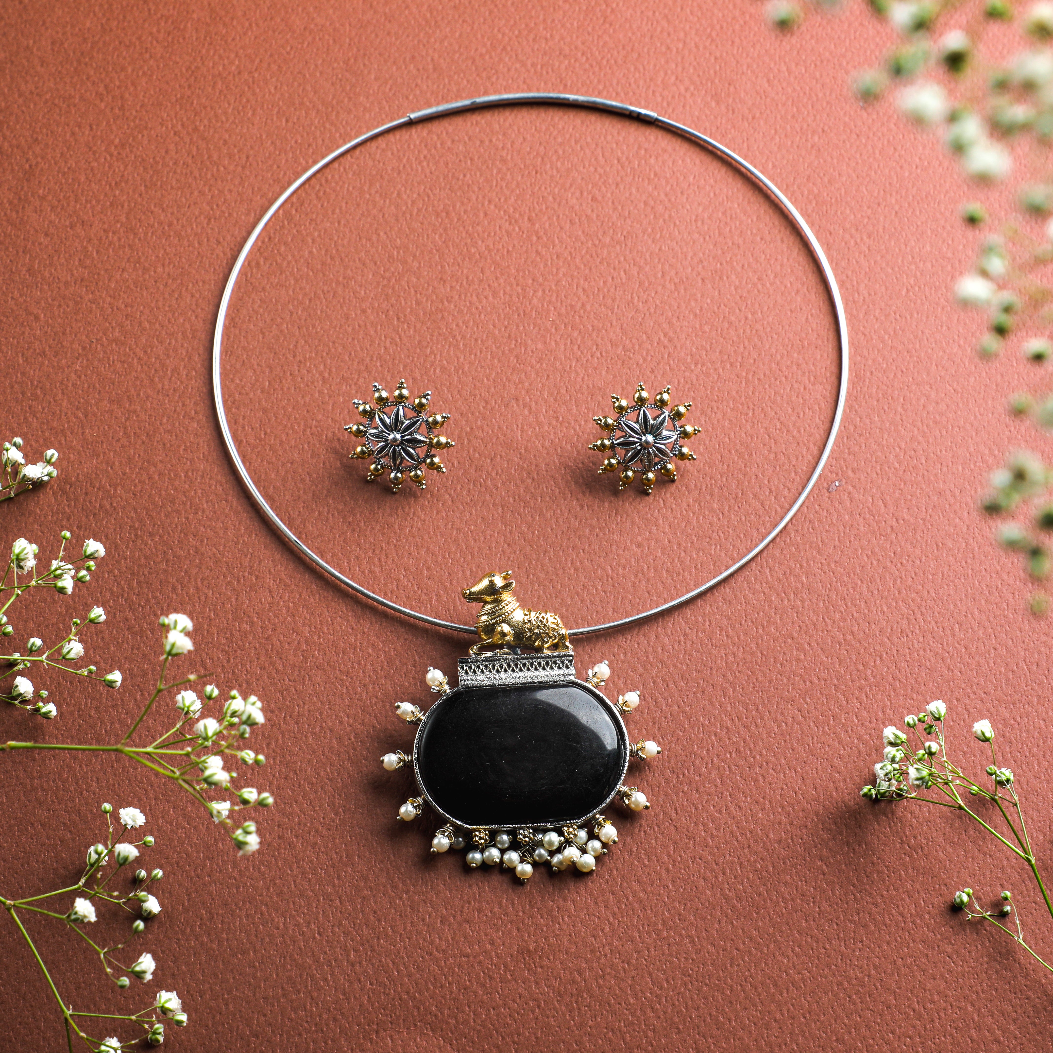 Kala Pathar Bull Hasli Set