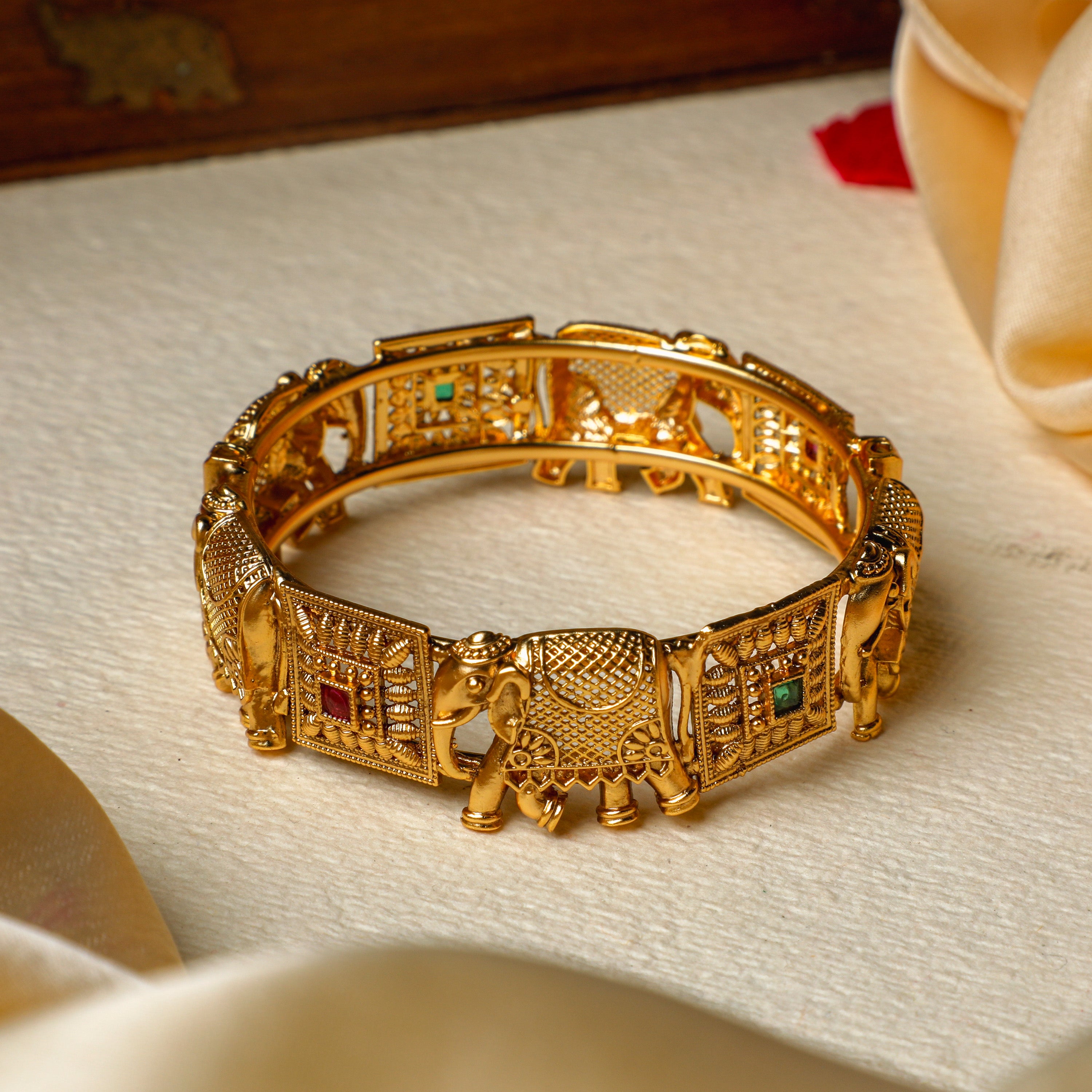 Elephant Motif Antiqie Kada