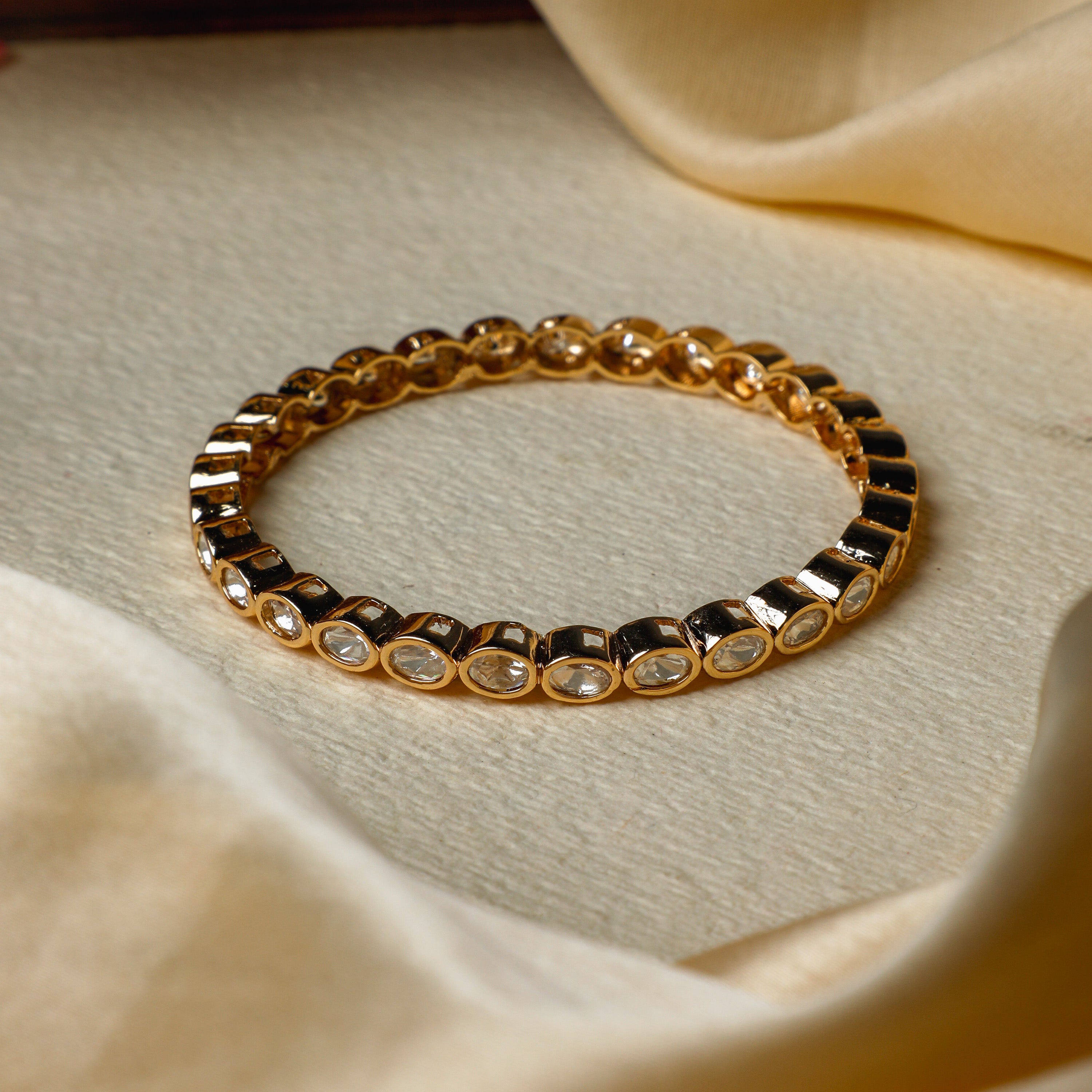 Nazaakat Kundan Bangles