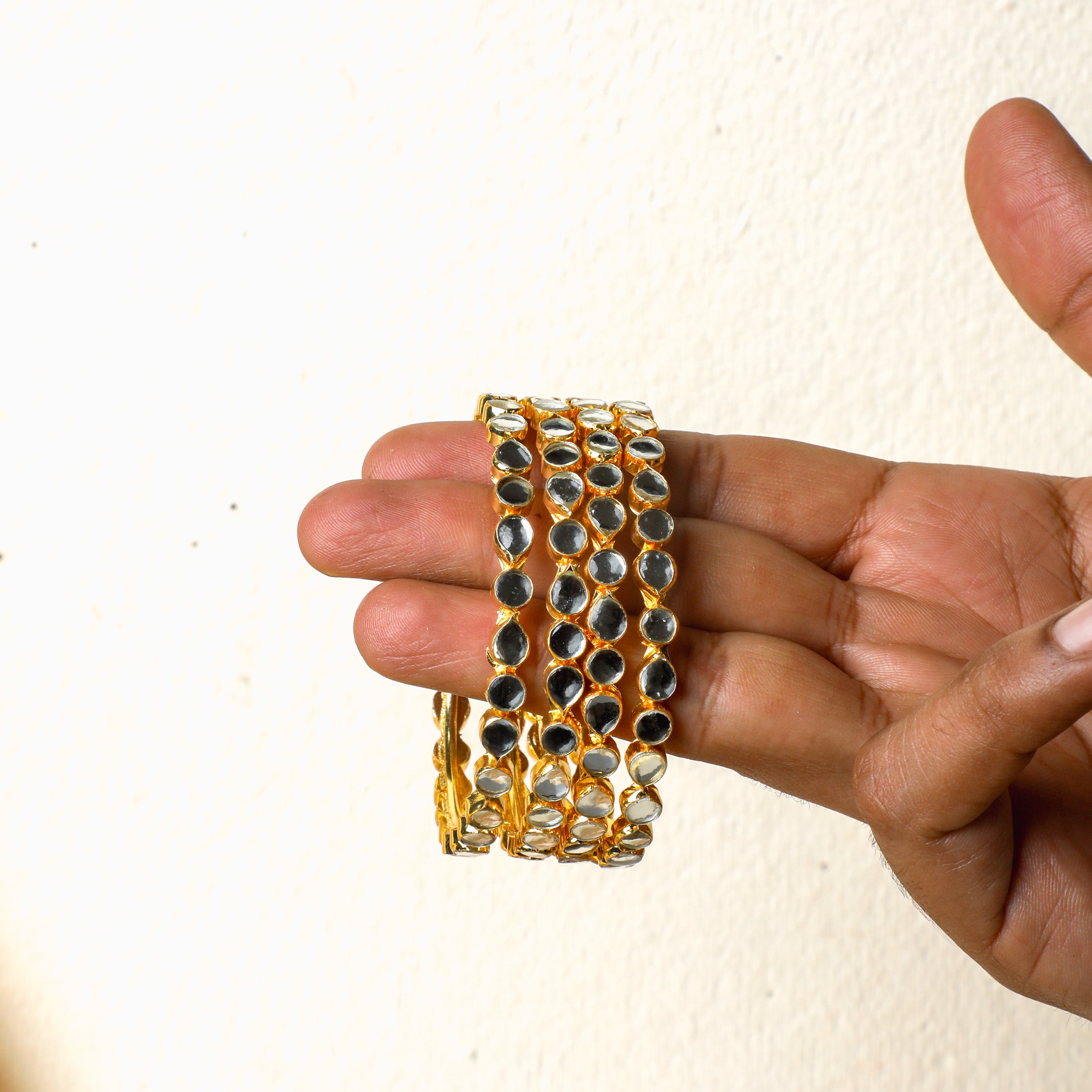 Nazaakat Kundan Bangles