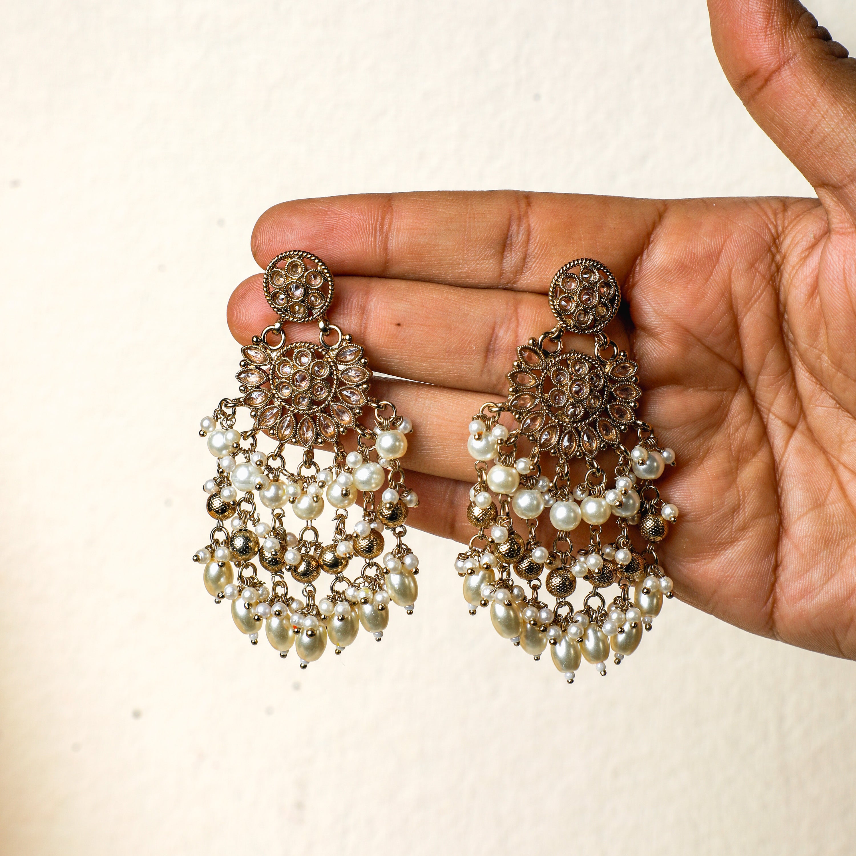 Luxe Kundan Pearl Choker with Tika